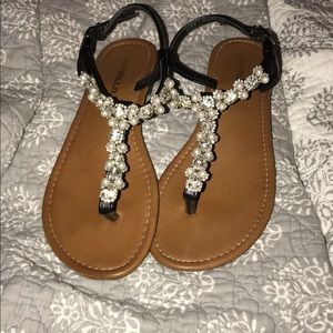 Women’s sandals. Size 6